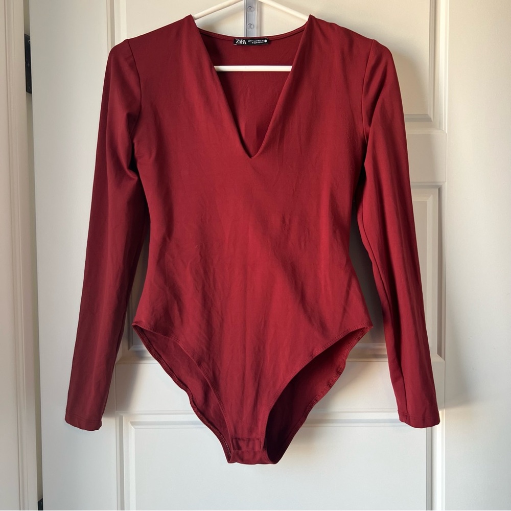 ZARA Red Deep V-Neck Long Sleeve Bodysuit — Size M